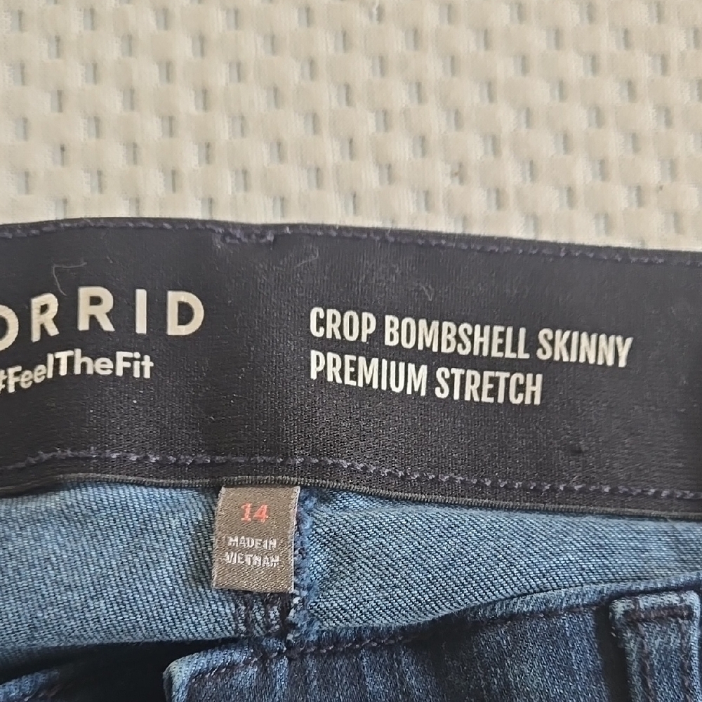 Torrid Women's Blue Crop Bombshell Skinny Jeans